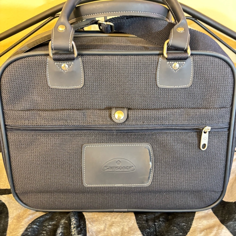 Samsonite Travel Luggage Case Heavy Duty 15" Carry All Case Laptop Personal Bag